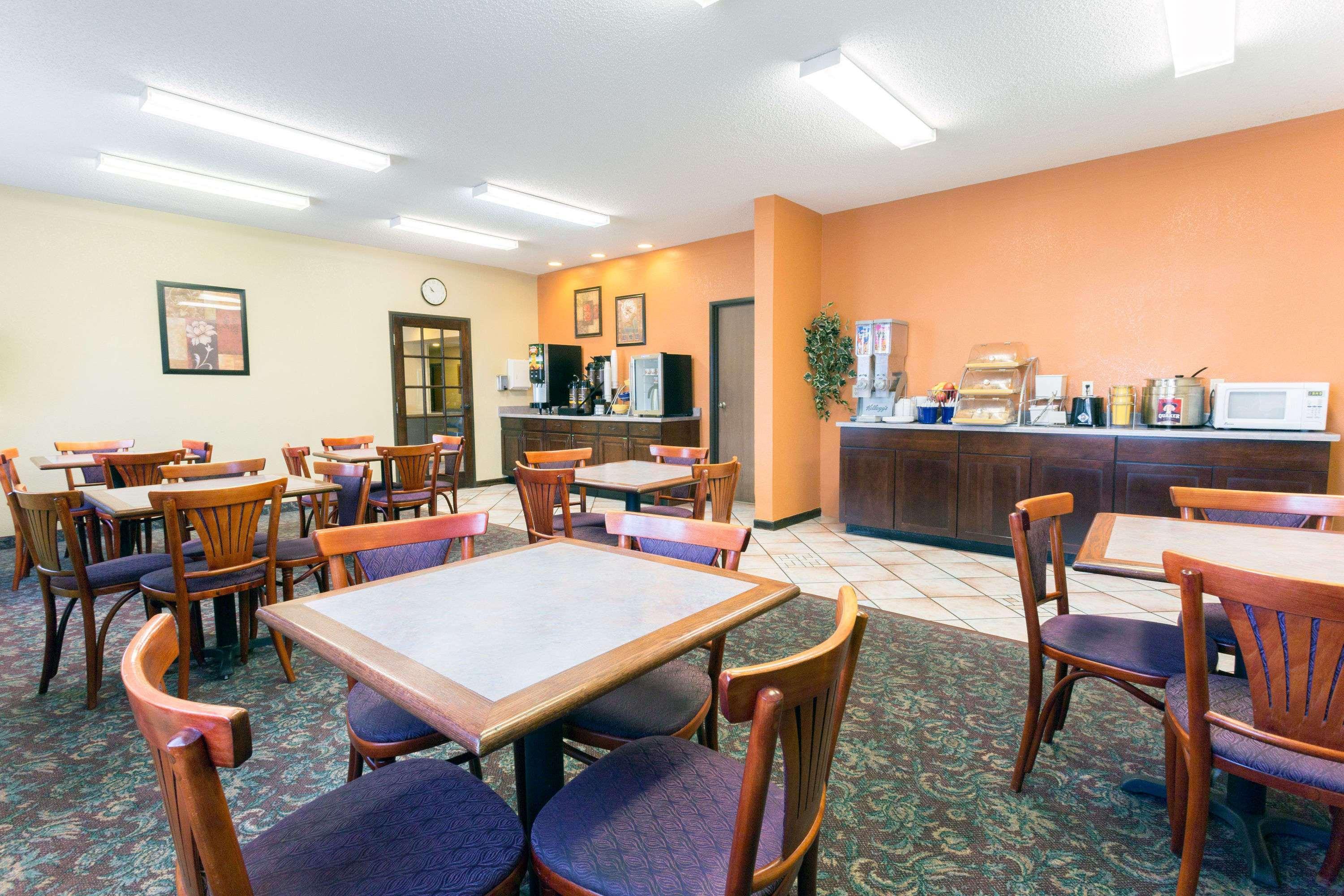 Days Inn By Wyndham Colorado Springs Airport מראה חיצוני תמונה